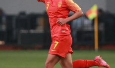 九游娱乐网址-中国女足备战全运会足球比赛，球队士气高涨