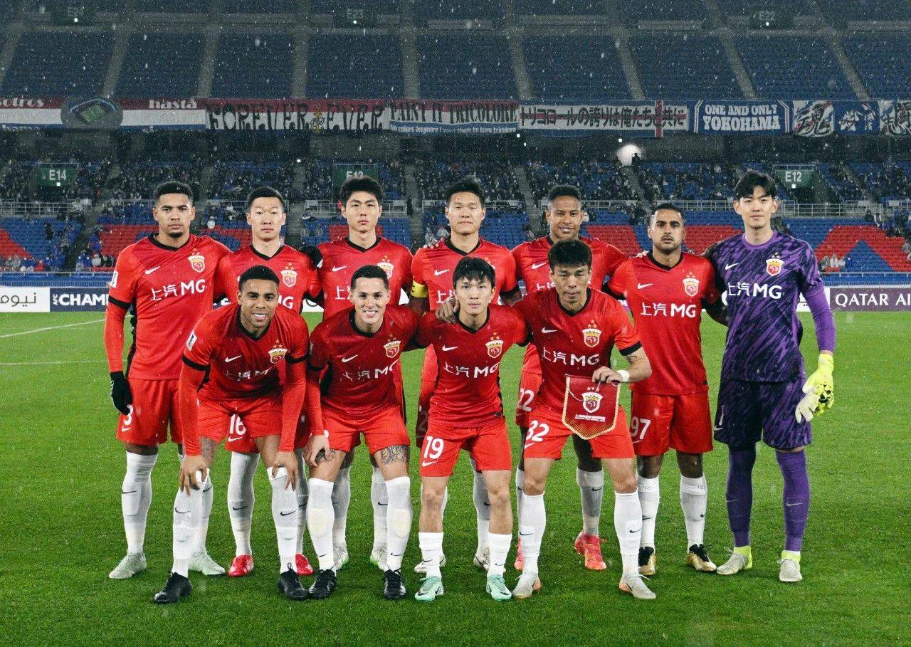 上港主场完胜权健，追平中超积分榜前三
