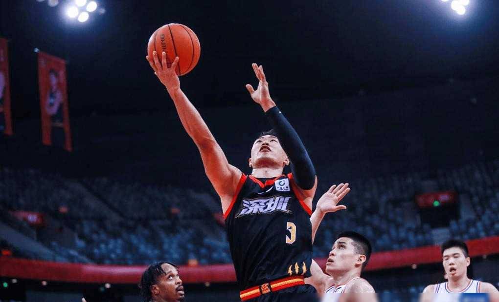 关于广东男篮客场击败广州男篮，实现三连胜的信息